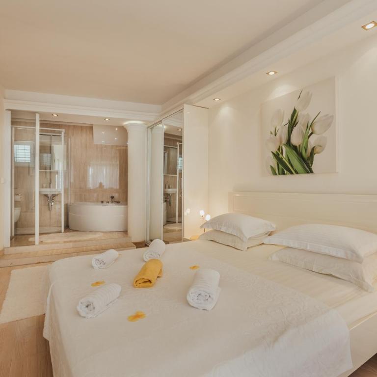 Apartments Porobic - Two-Bedroom Apartment - 1