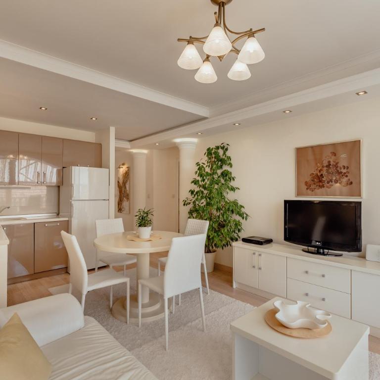 Apartments Porobic - Two-Bedroom Apartment - 5