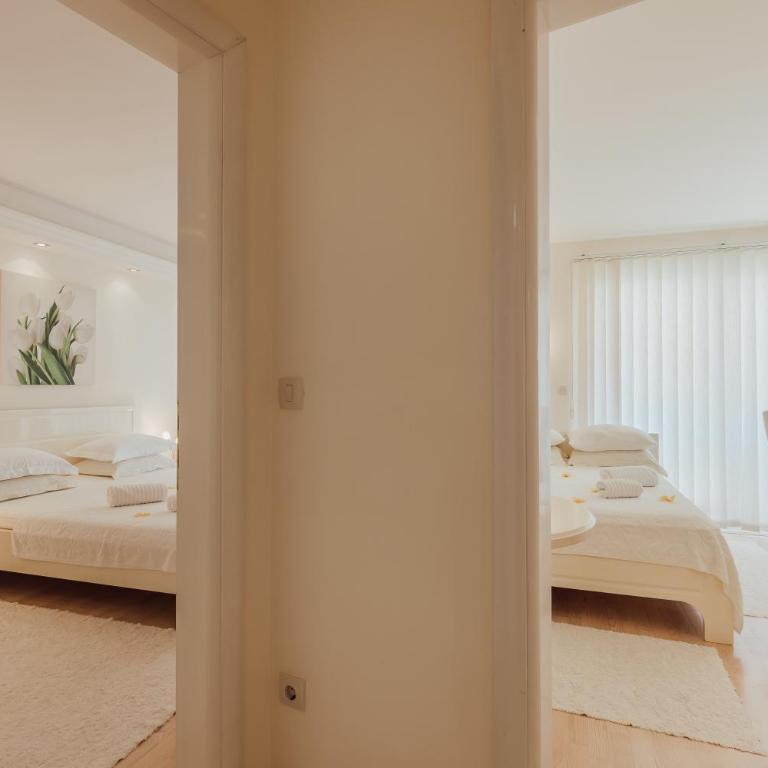 Apartments Porobic - Two-Bedroom Apartment - 13