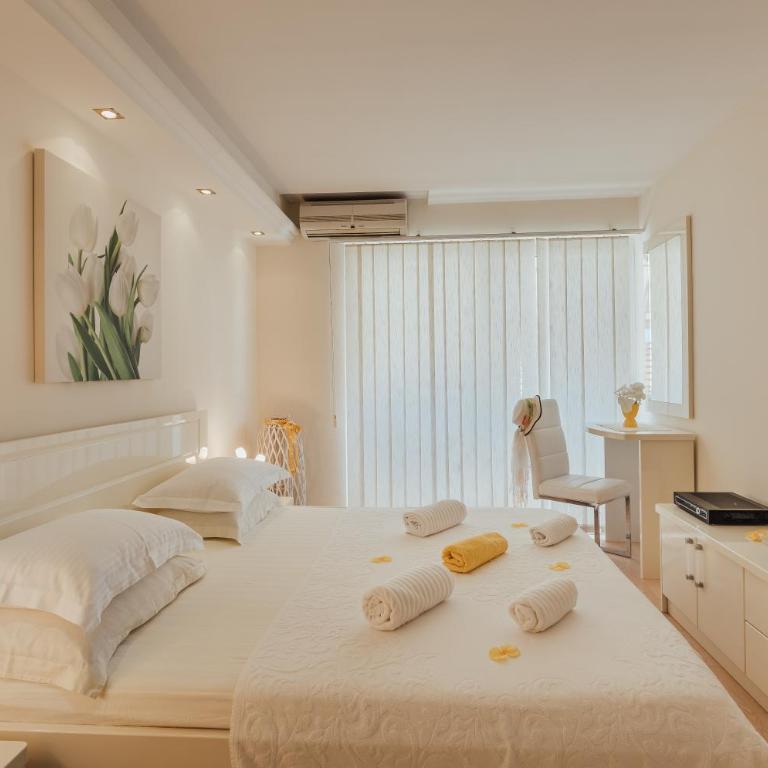 Apartments Porobic - Two-Bedroom Apartment - 8