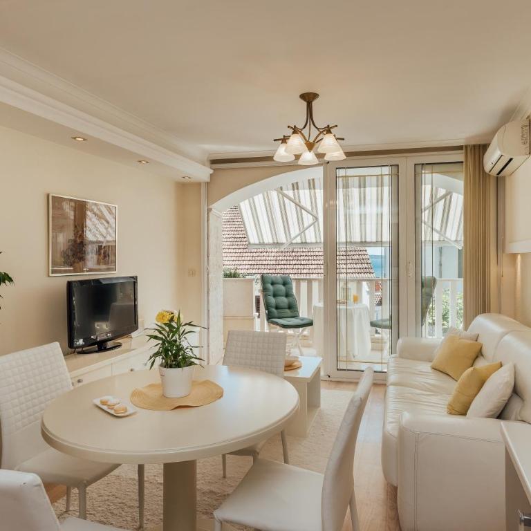 Apartments Porobic - Two-Bedroom Apartment - 19