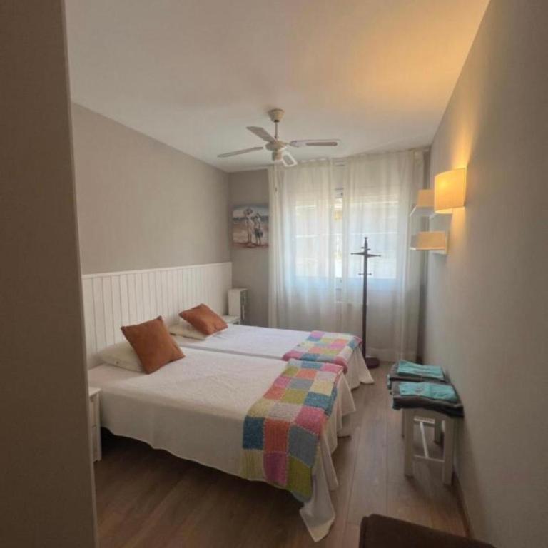 Grand appartement superbe vue mer, plage principale de Salou - Three-Bedroom Apartment - 35