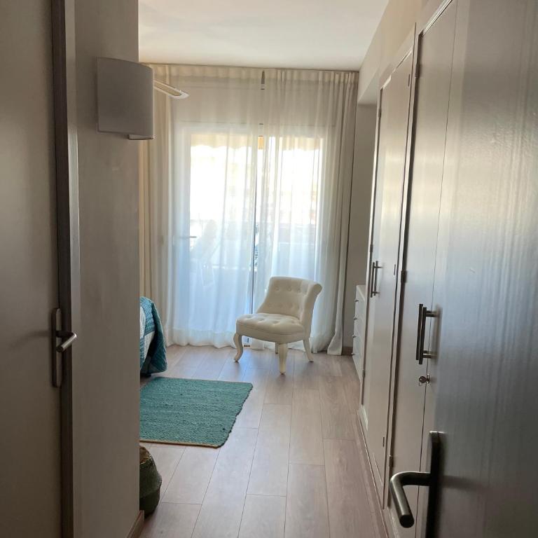 Grand appartement superbe vue mer, plage principale de Salou - Three-Bedroom Apartment - 24