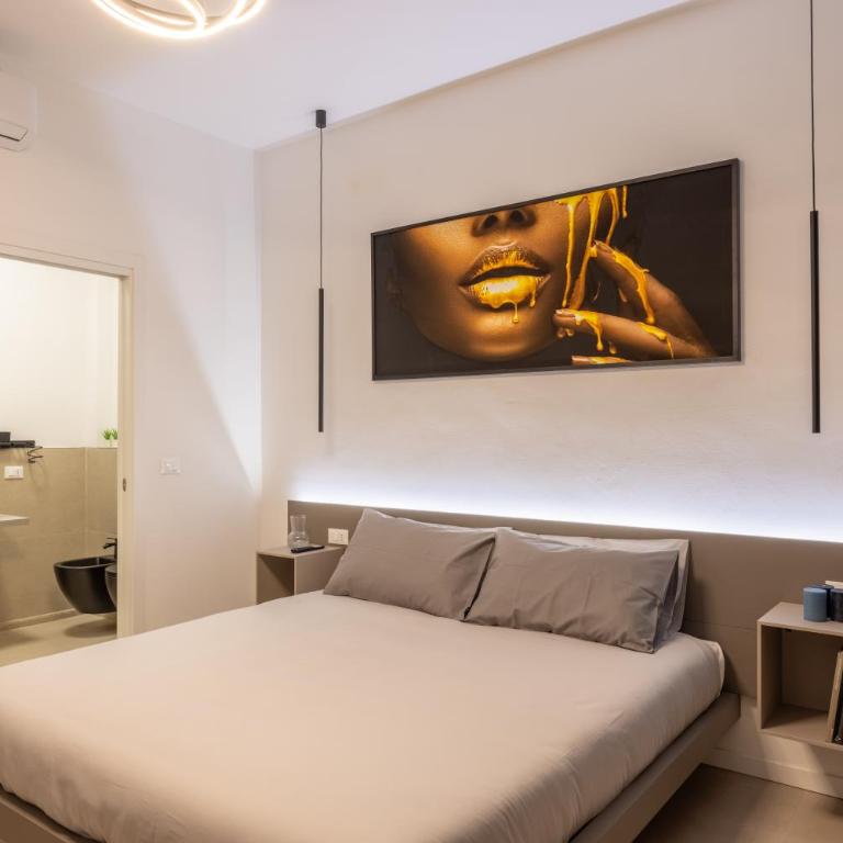 Luxury Station Suite - Standard King Room - 10
