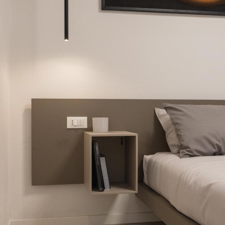 Luxury Station Suite - King Room - 3