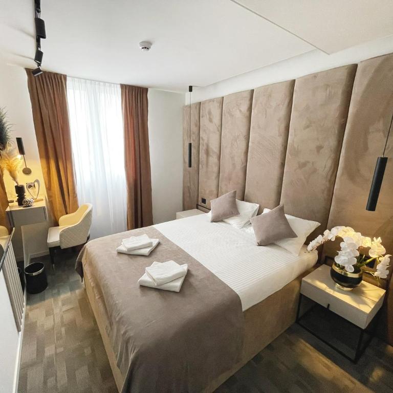 Hotel NPL CODE - Deluks Dvokrevetna Soba sa Bračnim Krevetom - 8