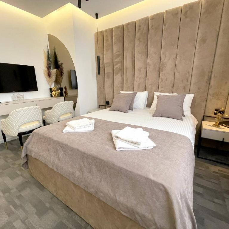 Hotel NPL CODE - Deluks Dvokrevetna Soba sa Bračnim Krevetom - 18