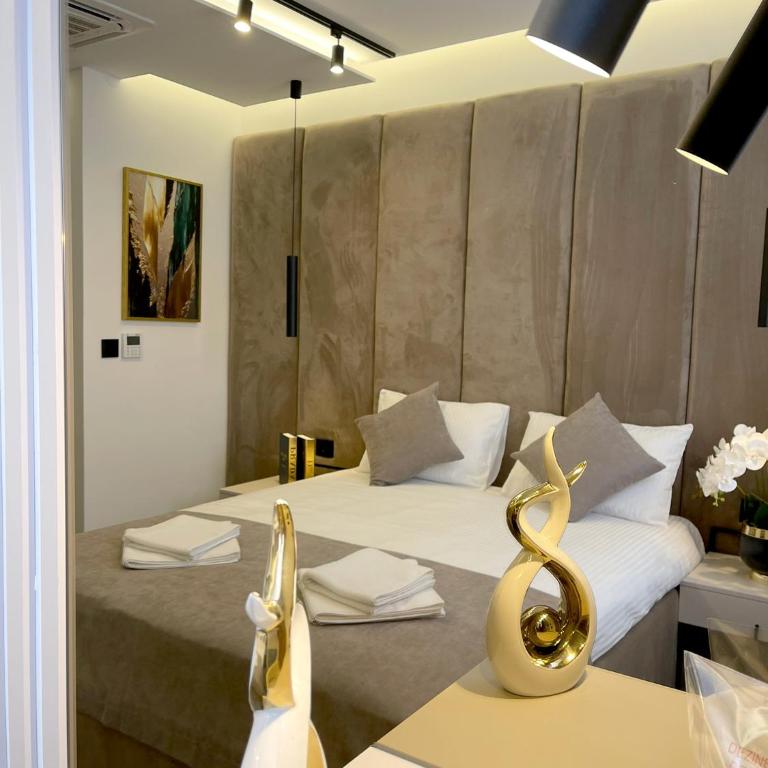 Hotel NPL CODE - Deluks Dvokrevetna Soba sa Bračnim Krevetom - 21