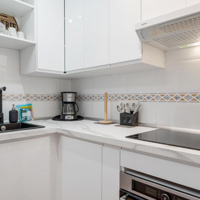 Apartment in Fuengirola by Costarentals - Ref 227 - Estudio - 11