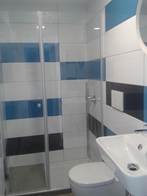 Falow - Habitación Doble Superior con 2 camas y baño privado - 21
