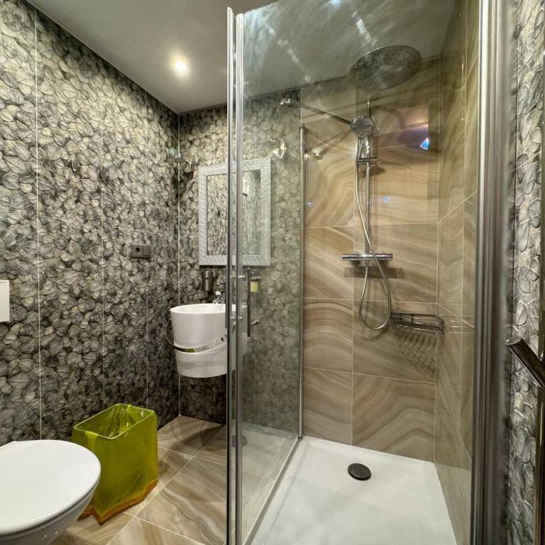 Two Brothers Inn - Doppelzimmer mit Bergblick - 4