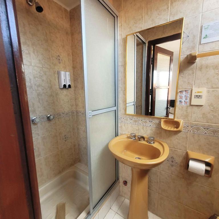 Hotel Carmen - Habitación Individual Económica - 6