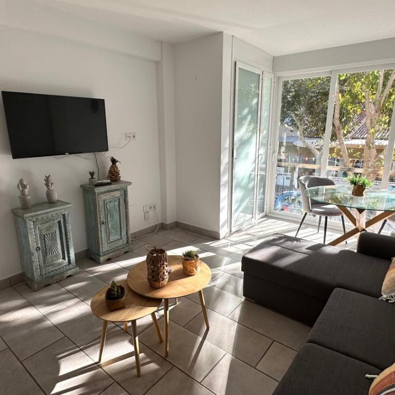Studio Don Jim Excellent, beautiful luxurious new Studio near Arenal beach - Apartamento de 1 dormitorio - 2