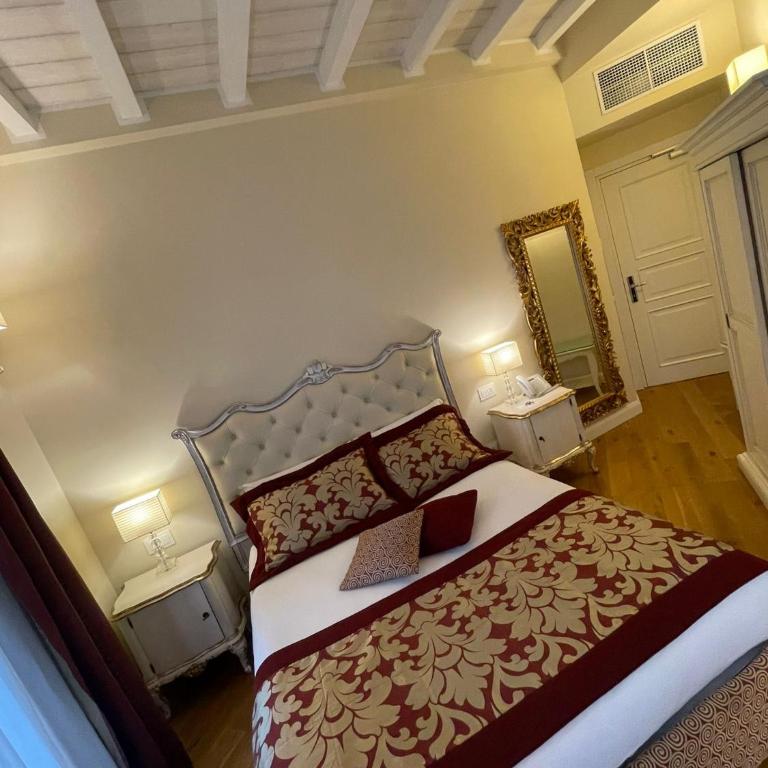 Domus Camillus - Deluxe Double Room with Balcony - 13