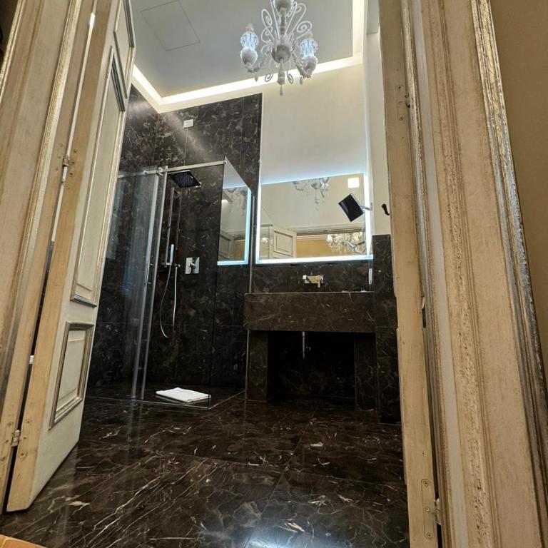 Domus Camillus - Deluxe King Room - 10
