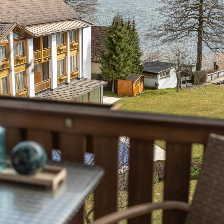 Seehotel Urban - Doppelzimmer mit Seeblick und Balkon - 3