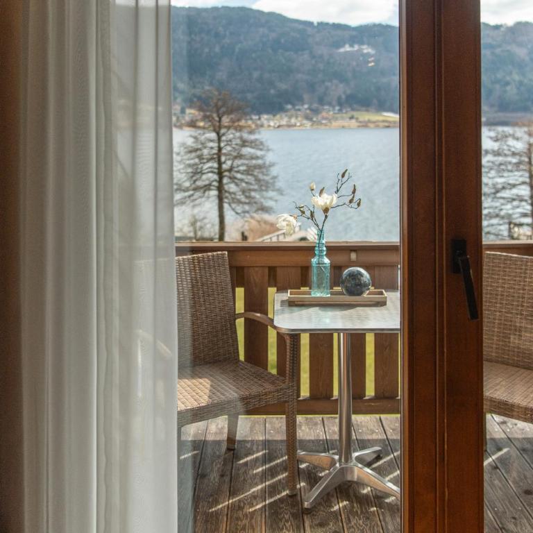 Seehotel Urban - Doppelzimmer mit Seeblick und Balkon - 2