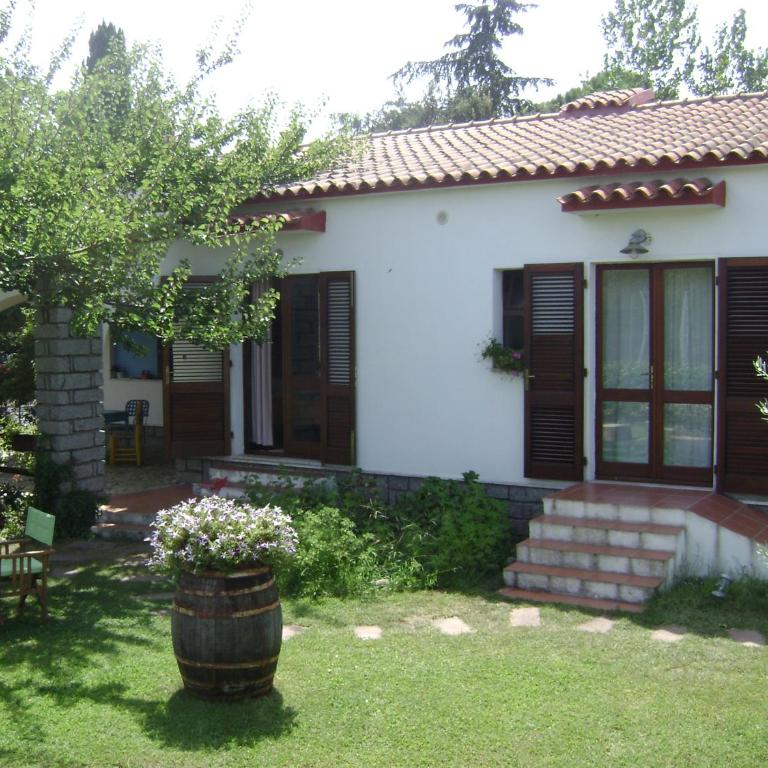 Hotel Sandalyon - Camera Matrimoniale nella Dependance con Vista Giardino - 1