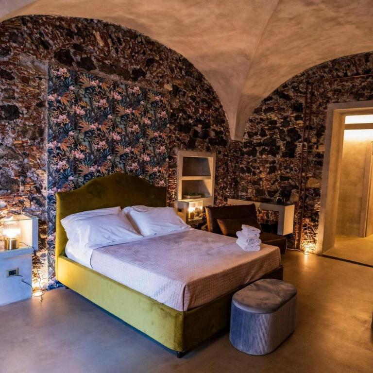 CHARME Catania Central Suites - Deluxe King Room - 11