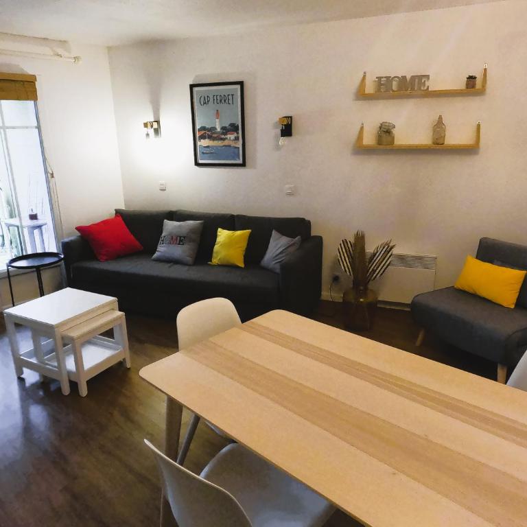 Au milieu des pins, charmant appartement de 38 m2 - 4 personnes - Domaine du Golf - Apartment with Garden View - 11