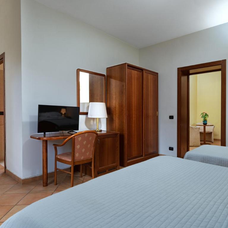 Comfort Rooms Villa Gaia Tor Vergata - Chambre Quadruple - 2