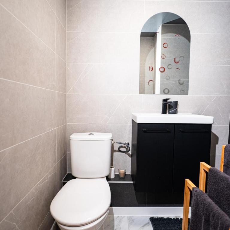 Moderne T2 Centre Sauna Wifi Home office Netflix - One-Bedroom Apartment - 11