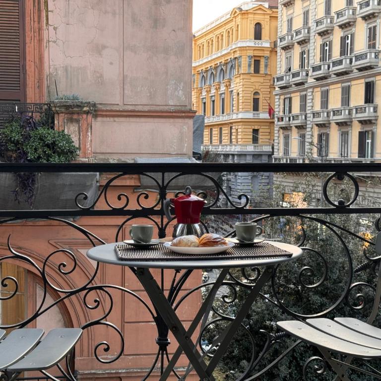Filomena Suites - Suite King con Balcone - 9