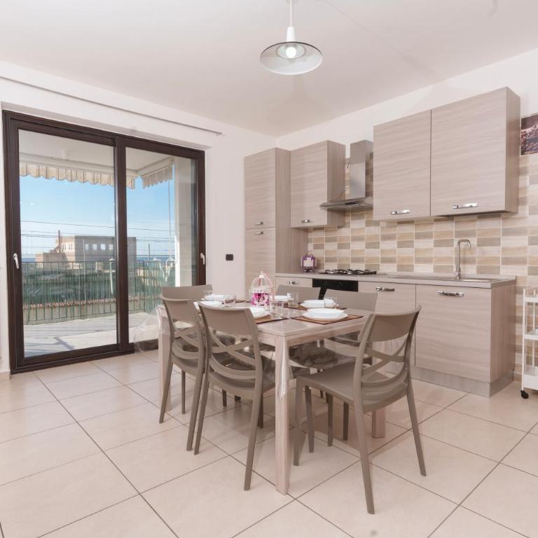 Oasi con vista mare con parcheggio gratuito - Two-Bedroom Apartment - 3