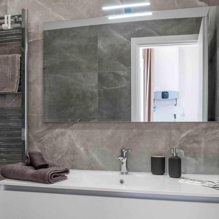 Duomo 10 min- Attico con Doppio Terrazzo - Appartamento con 1 Camera da Letto - 11