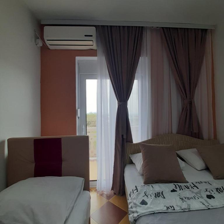 Becic Apartments - Porodična Soba sa Balkonom - 8