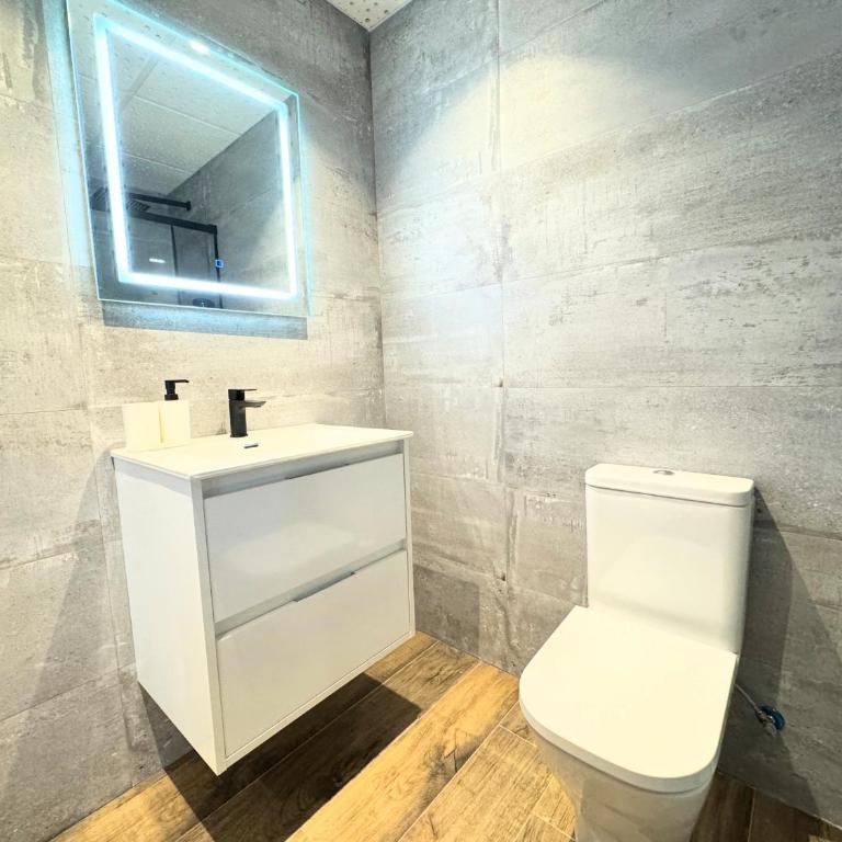 Apartamentos Identia Sport by gaiarooms - Estudio Superior - 7