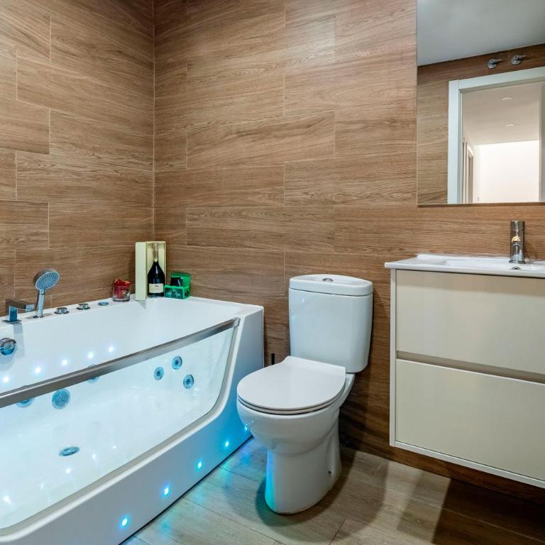 Luxe Apartment Madrid 7 paradas de Metro de Sol - Two-Bedroom Apartment - 17
