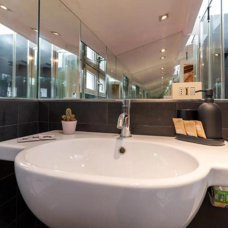 [15 min from Piazza Venezia] Skyline Sanctuary in Trastevere - Appartamento Deluxe - 11