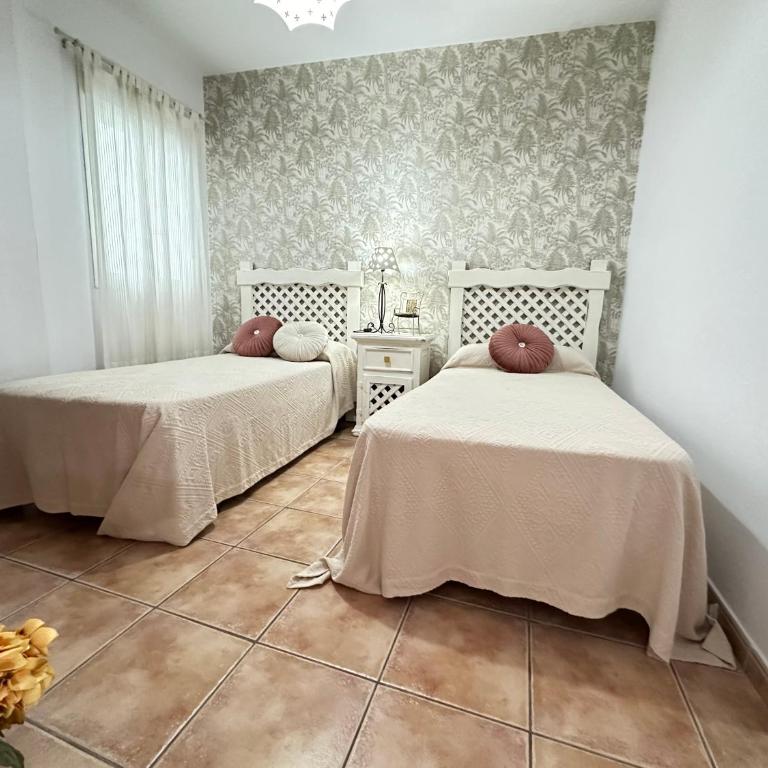 APARTAMENTOS LUNA solo FAMILIAS Y PAREJAS - Apartamento de 2 dormitorios - 24