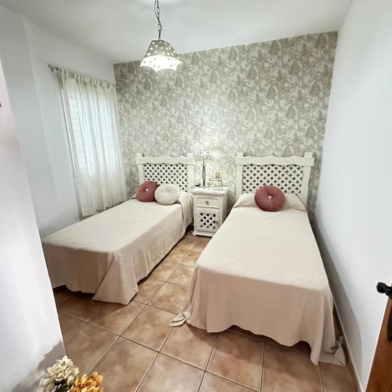 APARTAMENTOS LUNA solo FAMILIAS Y PAREJAS - Apartamento de 2 dormitorios - 20