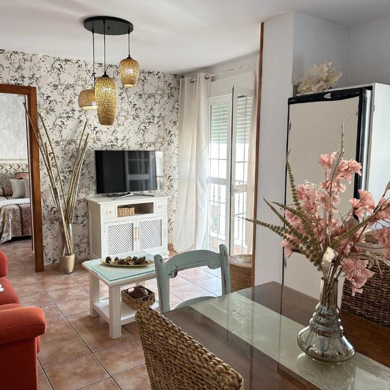 APARTAMENTOS LUNA solo FAMILIAS Y PAREJAS - Apartamento de 2 dormitorios - 35