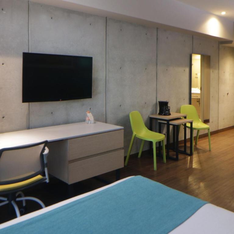 City Express Suites by Marriott Tijuana Rio - One-Bedroom Queen Suite with Sofa Bed - 2