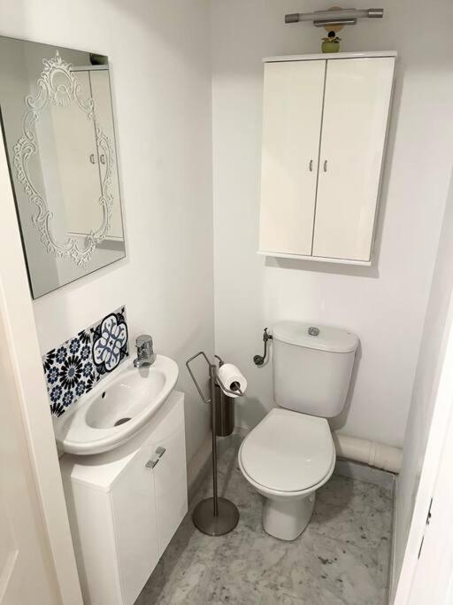 Modern Condo w Terrace 250m from Beach & Pool - Appartement 1 Chambre - 12