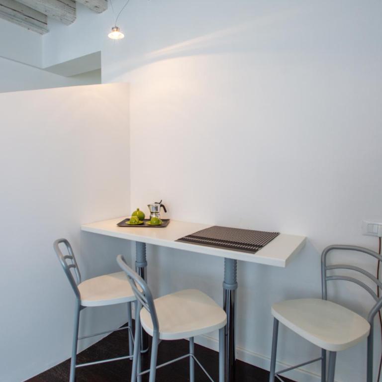 Ada Canal House VISTA CANALE - Appartamento con 2 Camere da Letto - 40