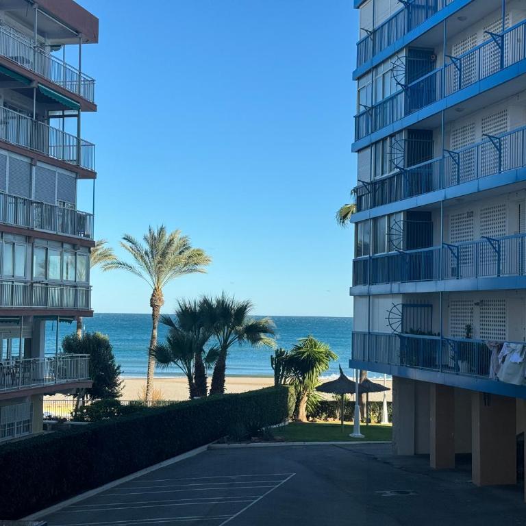 Primera línea en Playa Muchavista piscina y vistas al mar By Turihome - Apartamento de 2 dormitorios - 32