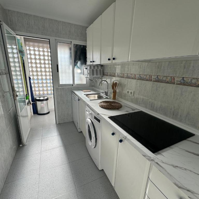 Primera línea en Playa Muchavista piscina y vistas al mar By Turihome - Apartamento de 2 dormitorios - 28