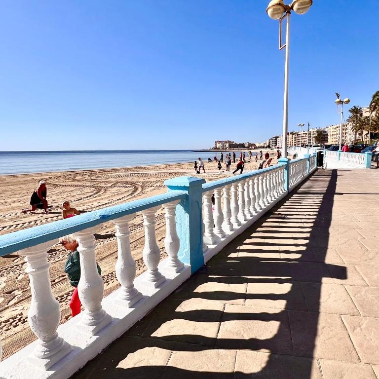 Apartamento de lujo con piscina y vistas al mar en Torrevieja - Two-Bedroom Apartment - 26