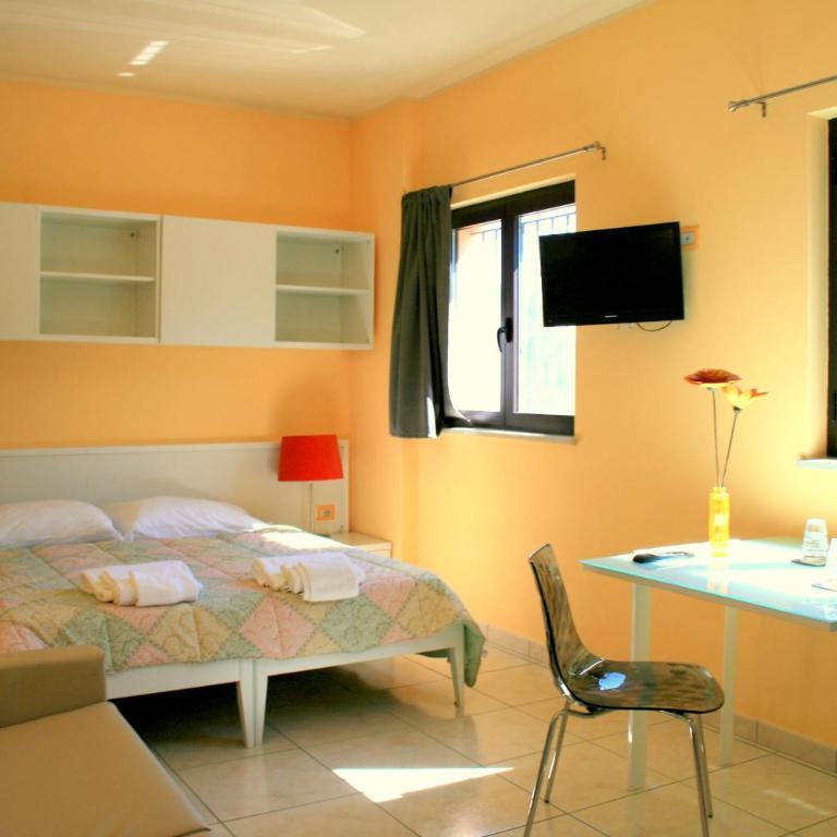Agriturismo Argaland - Camera Familiare con Angolo Cottura - 2