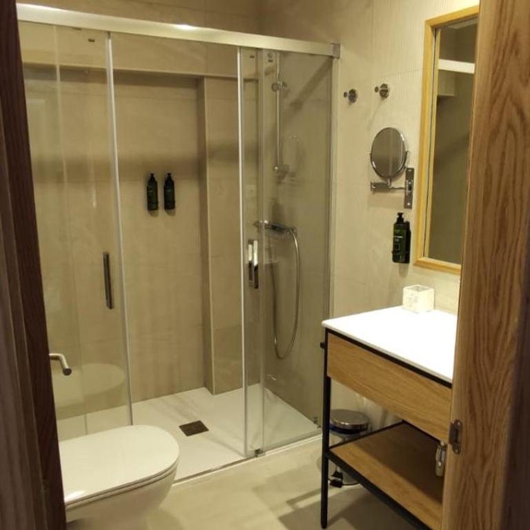 Hotel Parking Miradoiro de Belvís - Budget Twin Room - 4