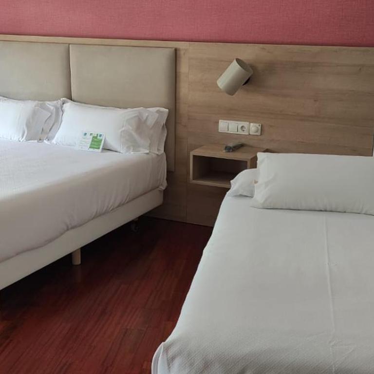 Hotel Parking Miradoiro de Belvís - Triple Room - 3