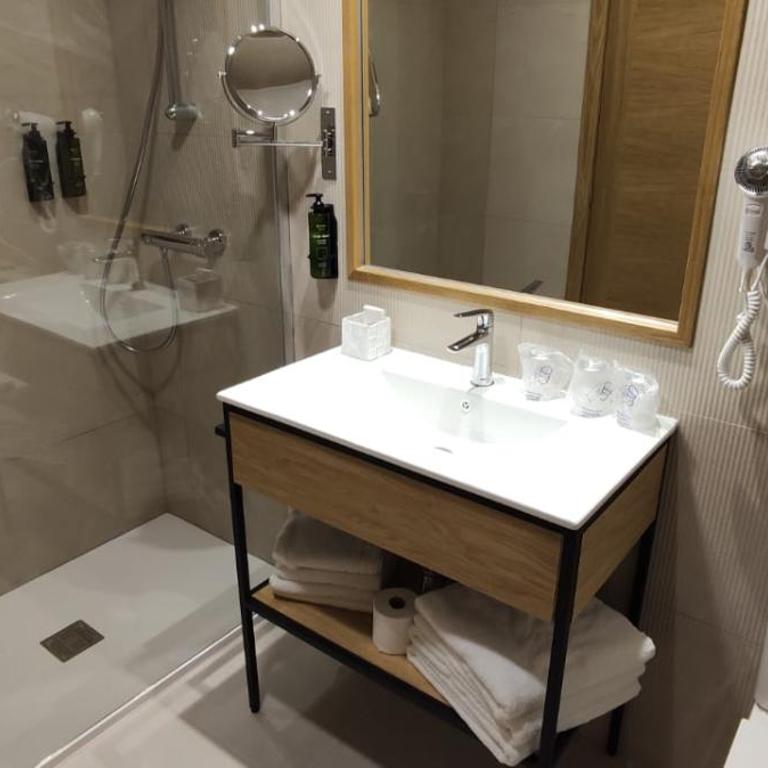 Hotel Parking Miradoiro de Belvís - Triple Room - 5