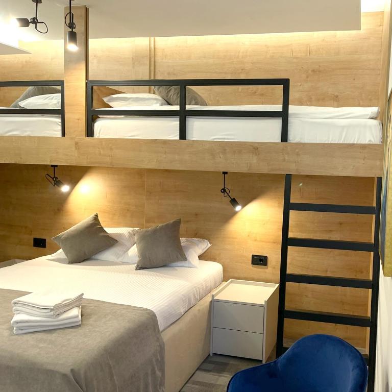 Hotel NPL CODE - Deluks Četvorokrevetna Soba - 11
