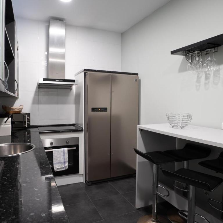 Céntrico, junto a estación de bus/tren, y playas - Apartamento de 2 dormitorios - 18