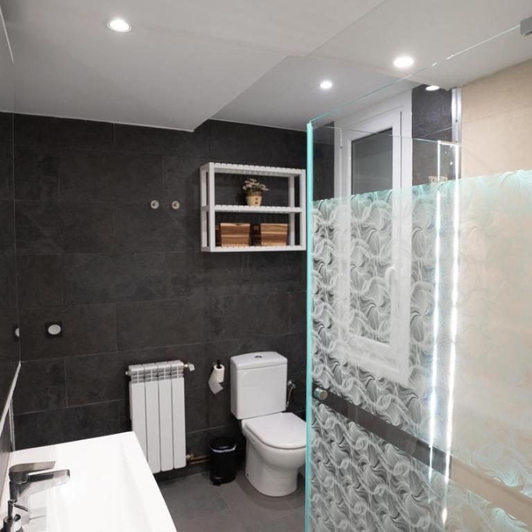 Céntrico, junto a estación de bus/tren, y playas - Apartamento de 2 dormitorios - 14