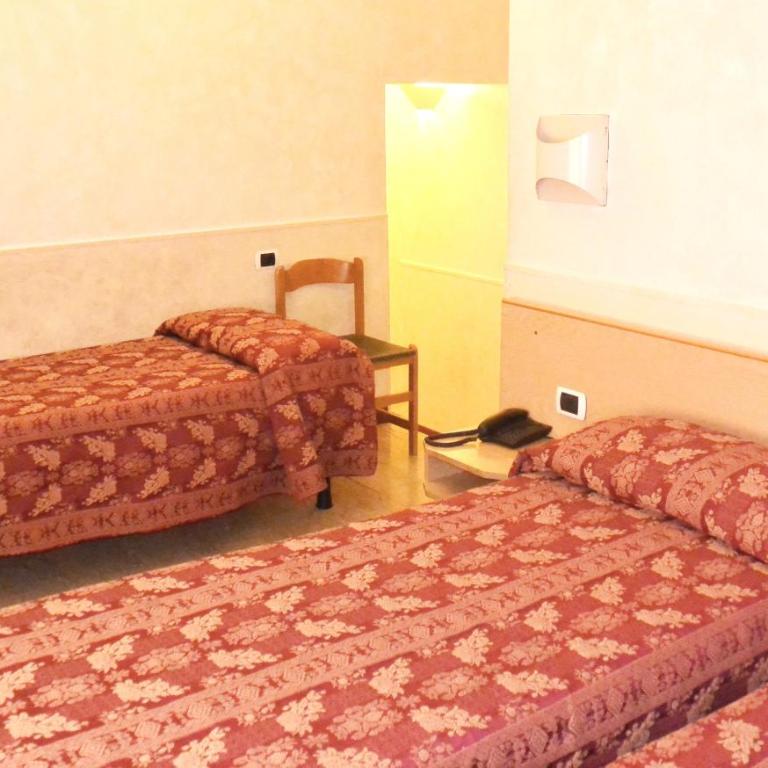 Hotel Nettuno - Camera Tripla con 1 Letto Queen-Size e 1 Letto Singolo - 3